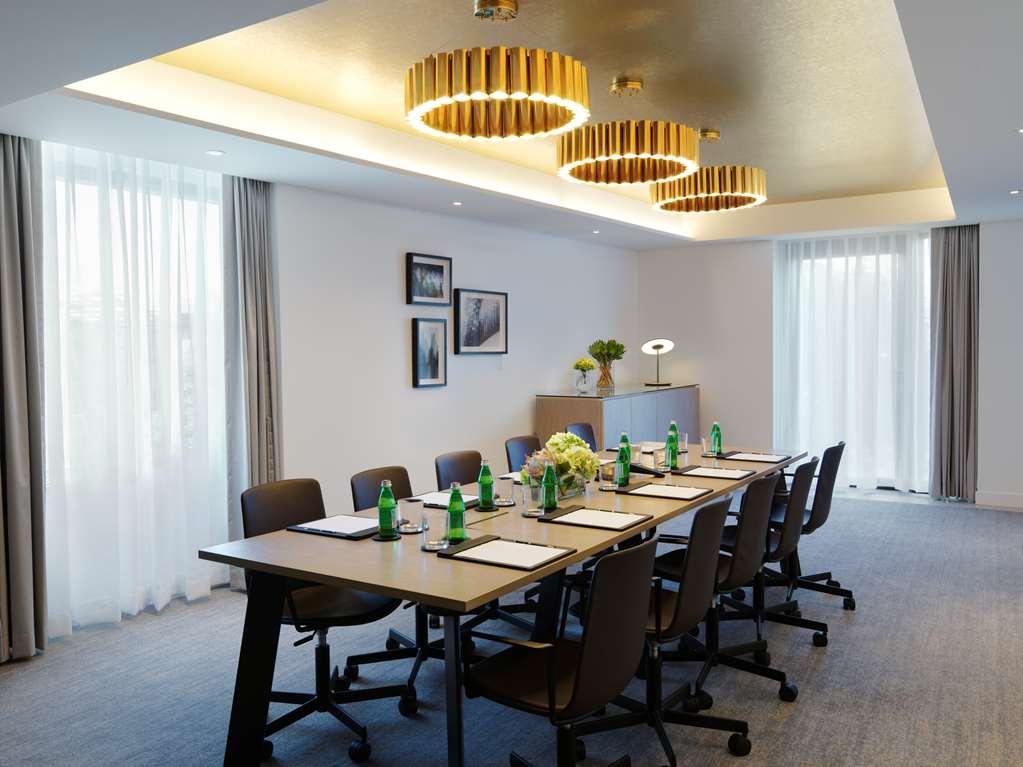 The Star Grand Hotel And Residences Сидней Удобства фото Meeting room