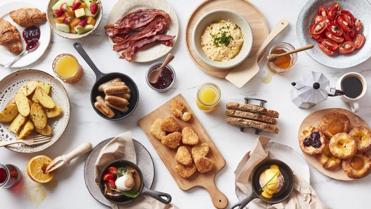The Star Grand Hotel And Residences Сидней Экстерьер фото A selection of breakfast items