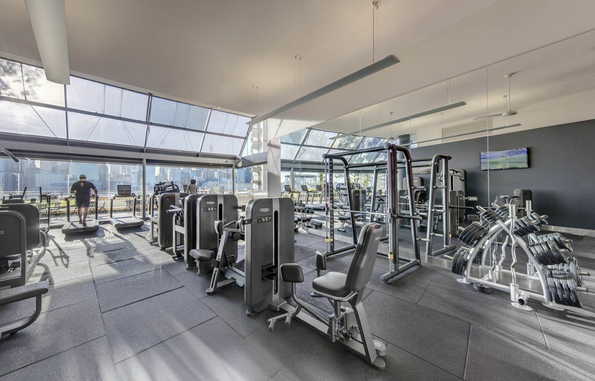 The Star Grand Hotel And Residences Сидней Экстерьер фото The gym at the 1000 Museum