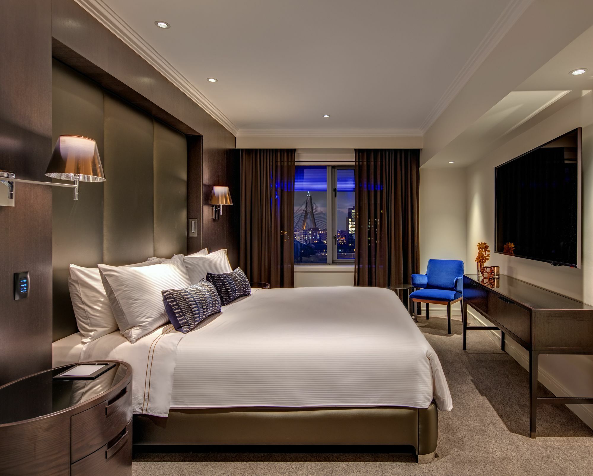 The Star Grand Hotel And Residences Сидней Экстерьер фото A guest room at the Four Seasons Hotel